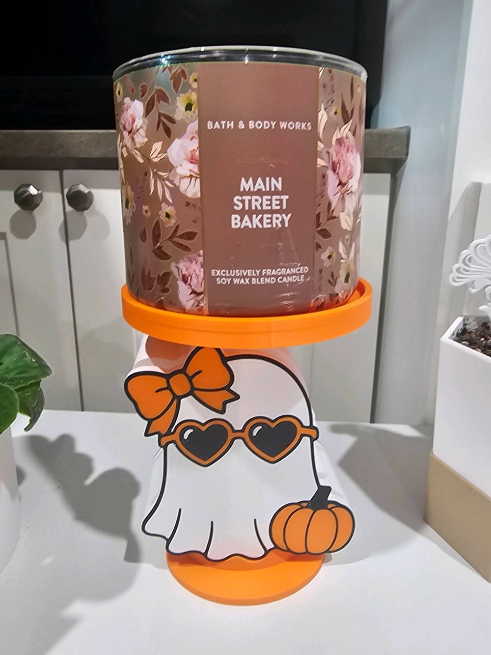 Bath & Body Works Main Street Bakery Candle - Brown & Pink Floral